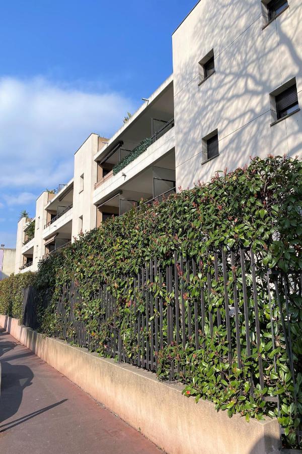 T2 proche de la gare, à 10 minutes à pieds de la Croisette, piscine&parking dans résidence de haut standing Cannes Exterior foto